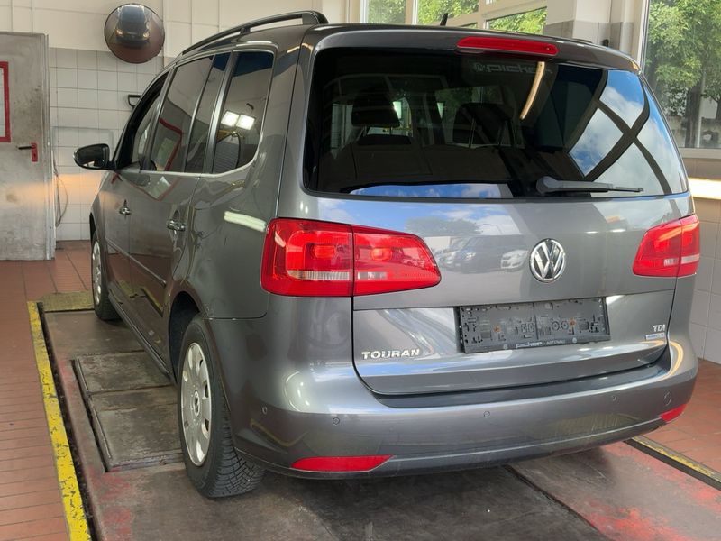 Volkswagen Touran 1.6 TDI Comfortline BlueMotion Tech 2010 – снимка на щета 6