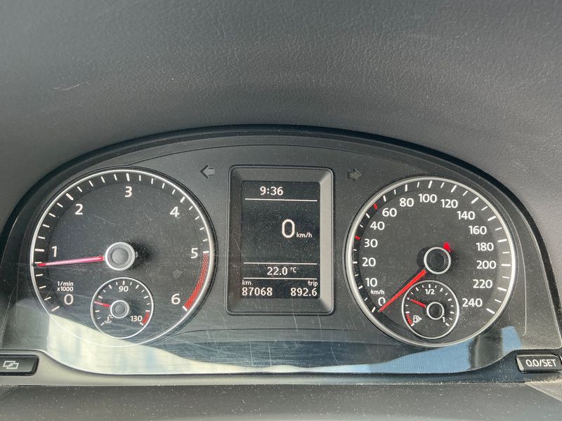 Volkswagen Touran 1.6 TDI Comfortline BlueMotion Tech 2010 – снимка 19