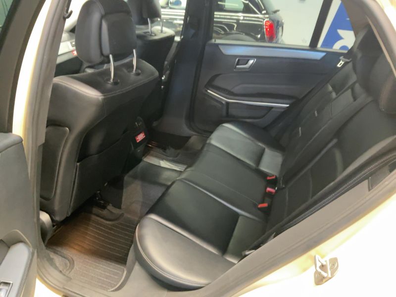 Mercedes-Benz E-Klasse E 220 CDI T BlueTEC 2015 – снимка 19
