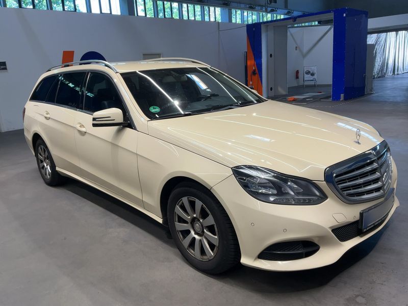 Mercedes-Benz E-Klasse E 220 CDI T BlueTEC 2015 – снимка 12
