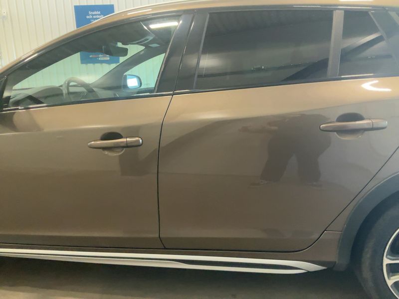 Volvo V60 Cross Country 2.4 D4 Summum AWD 2016 – снимка 4