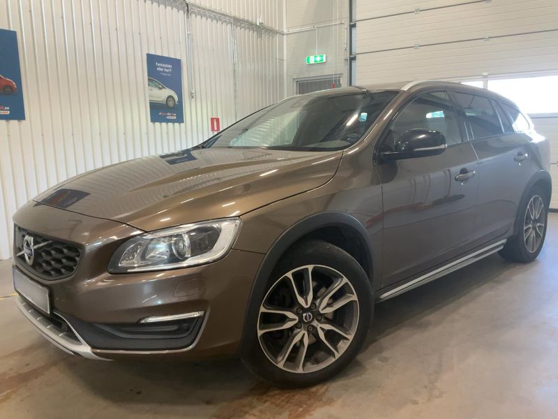 Volvo V60 Cross Country 2.4 D4 Summum AWD 2016 – снимка 1