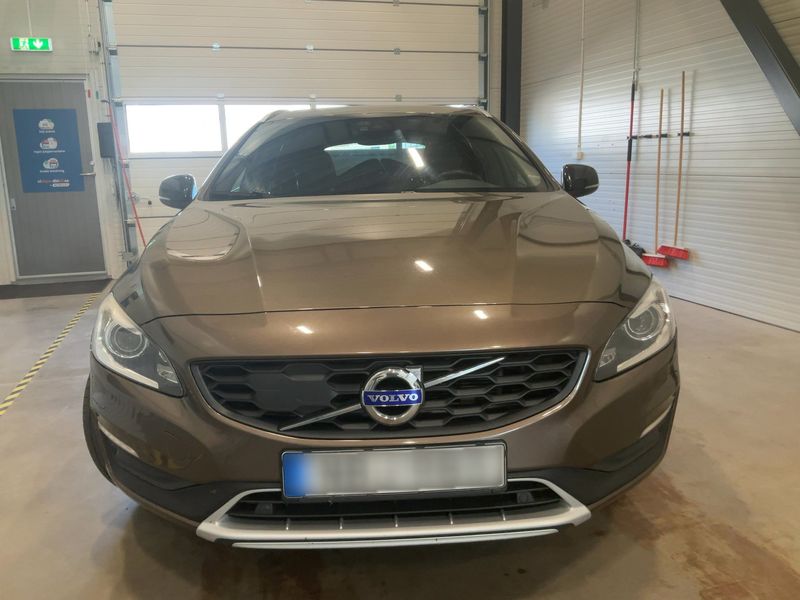 Volvo V60 Cross Country 2.4 D4 Summum AWD 2016 – снимка 14