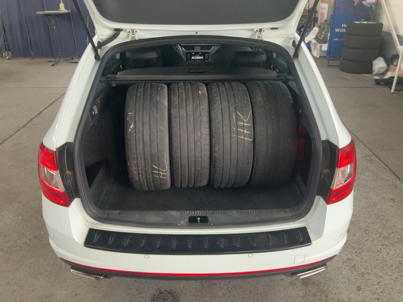 Skoda Octavia 2.0 TDI RS 2016 – снимка 16