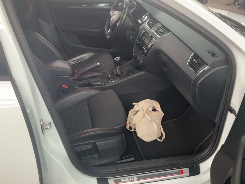 Skoda Octavia 2.0 TDI RS 2016 – снимка 17