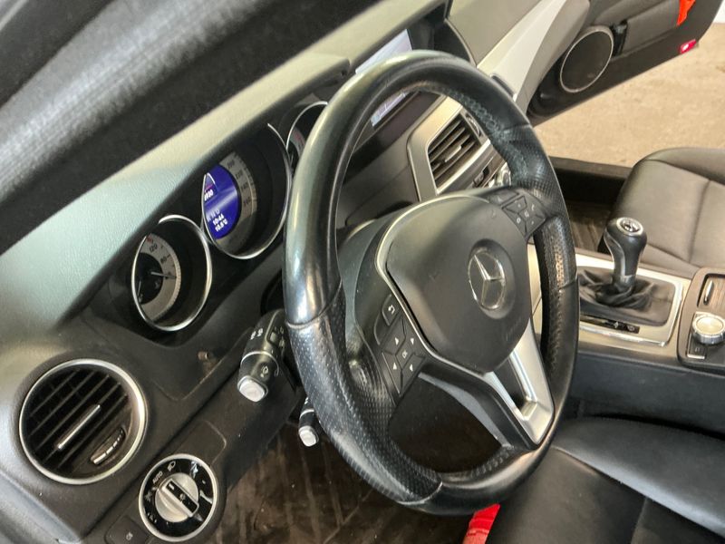 Mercedes-Benz C-Klasse C 220 CDI T BlueEfficiency Avantgarde 2012 – снимка 33