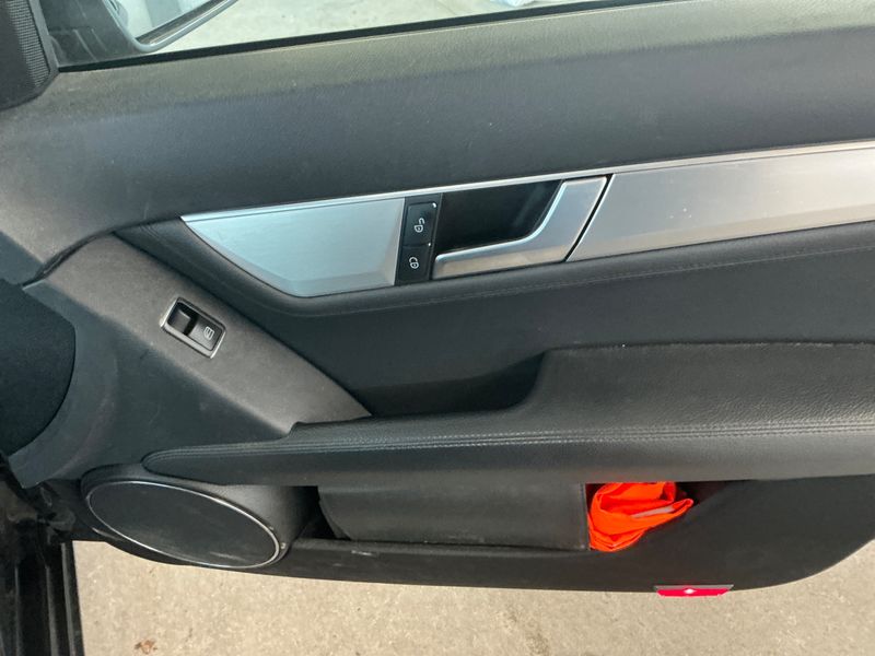 Mercedes-Benz C-Klasse C 220 CDI T BlueEfficiency Avantgarde 2012 – снимка 37