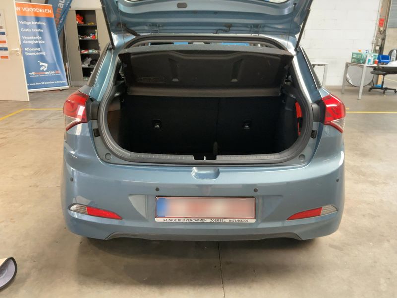 Hyundai i20 1.2 Classic blue 2017 – снимка 15