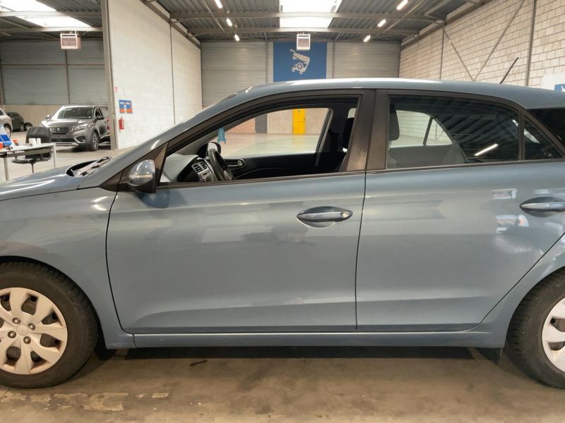 Hyundai i20 1.2 Classic blue 2017 – снимка 4