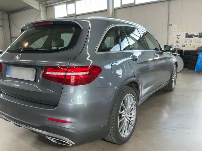 Mercedes-Benz GLC-Klasse GLC 220 4Matic AMG Line 2016 – снимка 8