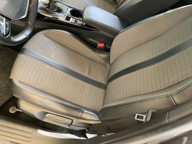 Peugeot 2008 1.2 PureTech Allure Pack 2022 – снимка 23