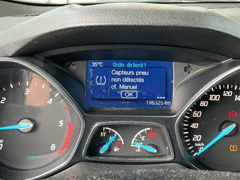 Ford Kuga 2.0 TDCi Titanium 2015 – снимка 31
