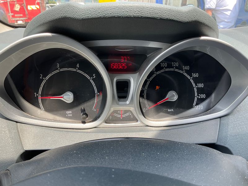 Ford Fiesta 1.4 LPG Titanium 2010 – снимка 4
