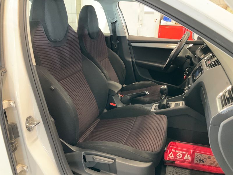 Skoda Octavia 1.6 TDI Ambition 4x4 2015 – снимка 3