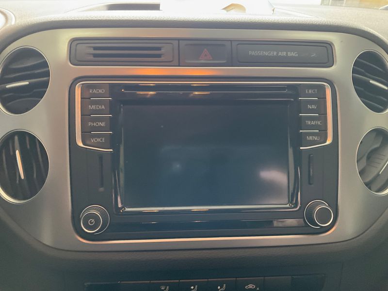 Volkswagen Tiguan 2.0 TDI Lounge BlueMotion Tech 2016 – снимка 30