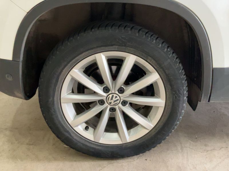 Volkswagen Tiguan 2.0 TDI Lounge BlueMotion Tech 2016 – снимка 9