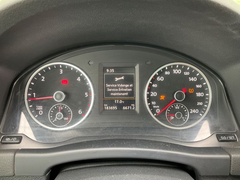 Volkswagen Tiguan 2.0 TDI Lounge BlueMotion Tech 2016 – снимка 18