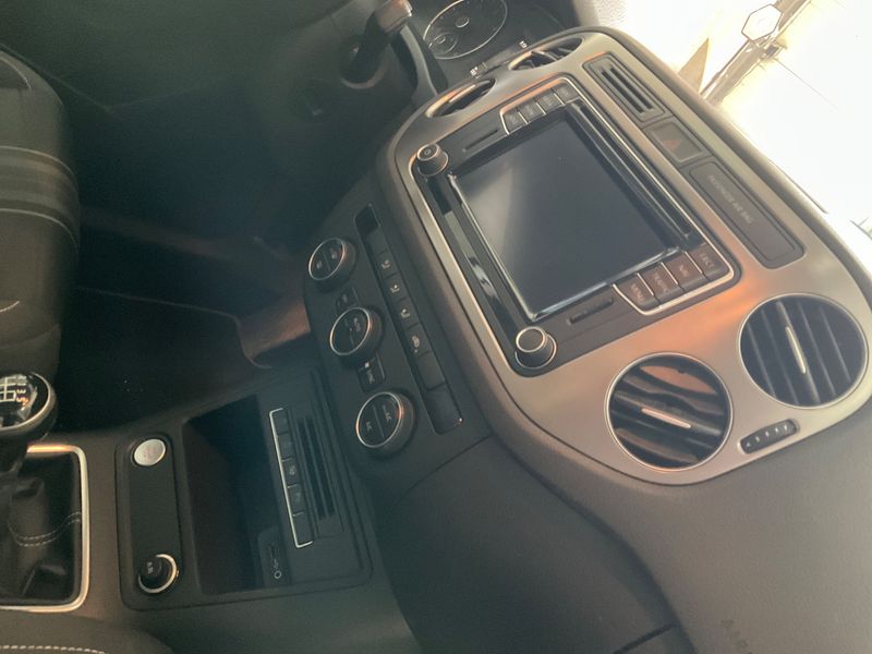 Volkswagen Tiguan 2.0 TDI Lounge BlueMotion Tech 2016 – снимка 23