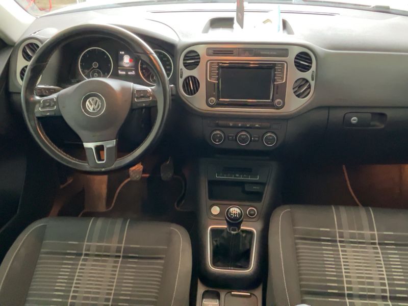 Volkswagen Tiguan 2.0 TDI Lounge BlueMotion Tech 2016 – снимка 17