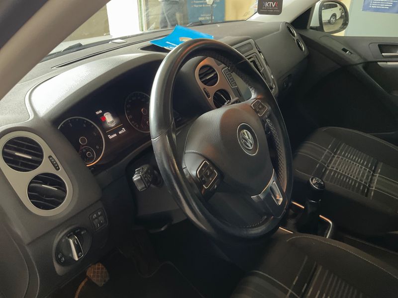 Volkswagen Tiguan 2.0 TDI Lounge BlueMotion Tech 2016 – снимка 28
