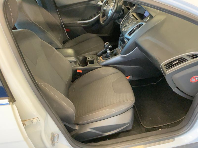 Ford Focus 1.0 EcoBoost Titanium 2014 – снимка 16