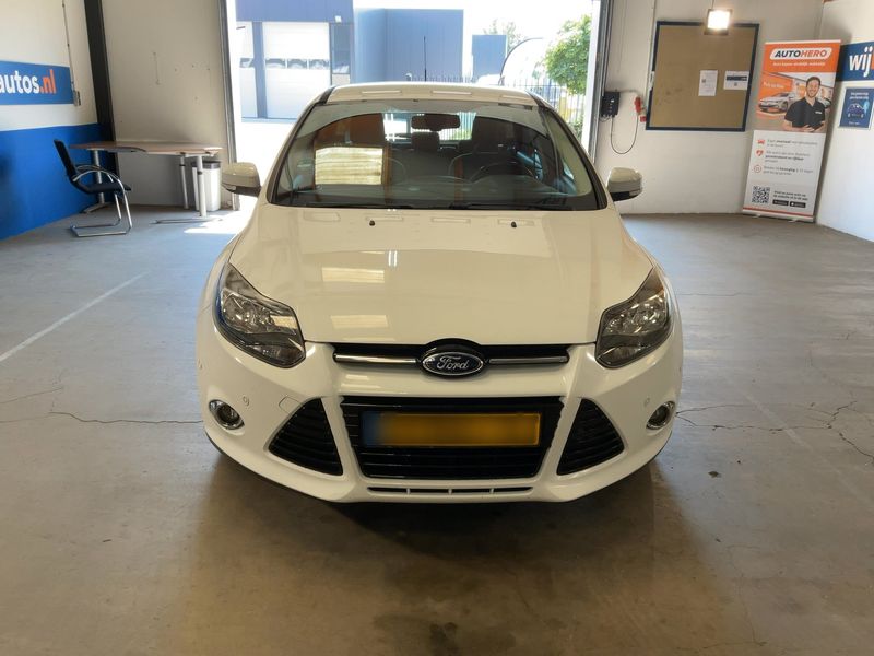 Ford Focus 1.0 EcoBoost Titanium 2014 – снимка 14