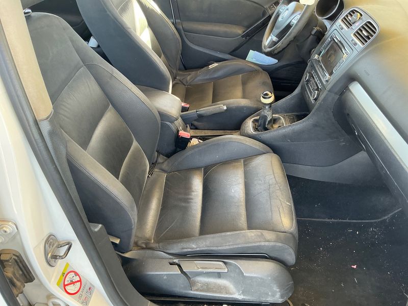 Volkswagen Golf VI 1.6 TDI Sport 2012 – снимка 3