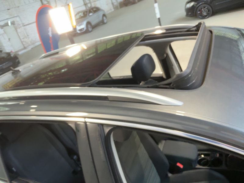 Volkswagen Touran 2.0 TDI Highline BlueMotion Tech 2020 – снимка 13