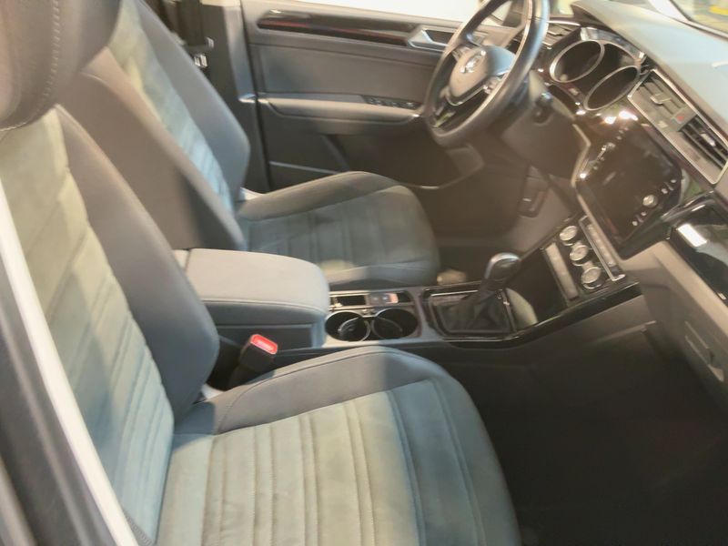 Volkswagen Touran 2.0 TDI Highline BlueMotion Tech 2020 – снимка 17