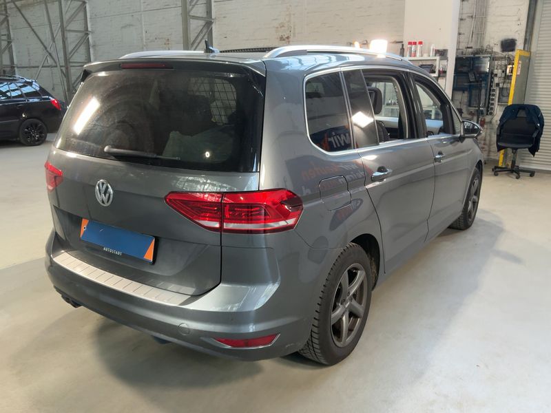 Volkswagen Touran 2.0 TDI Highline BlueMotion Tech 2020 – снимка 8