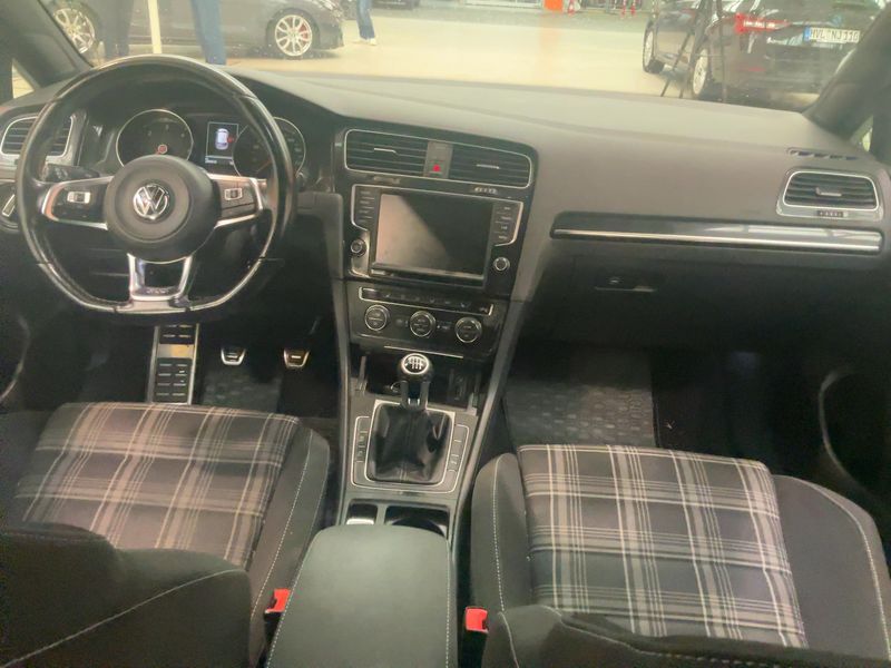 Volkswagen Golf VII 2.0 TDI GTD BlueMotion Tech 2015 – снимка 17