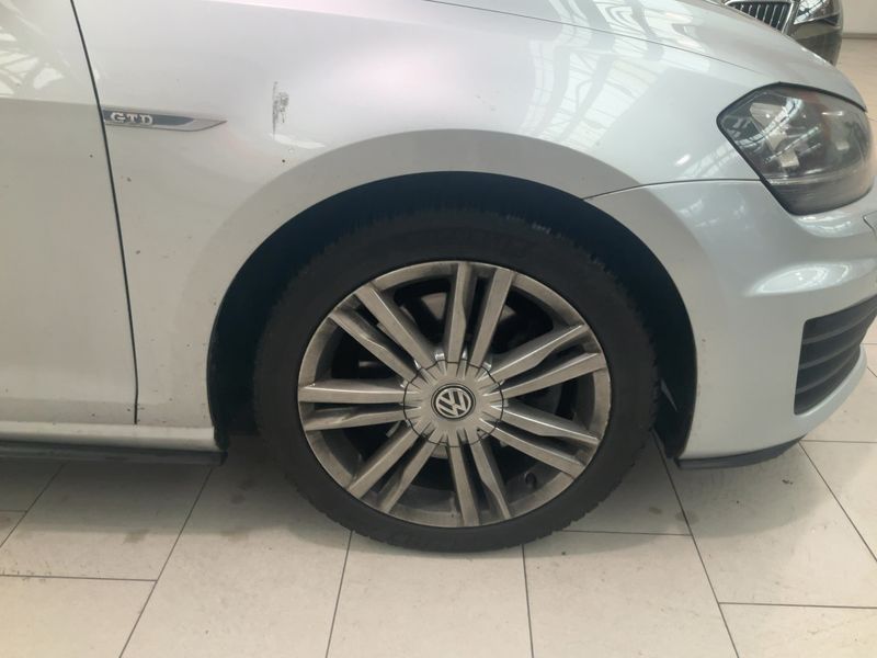 Volkswagen Golf VII 2.0 TDI GTD BlueMotion Tech 2015 – снимка 11