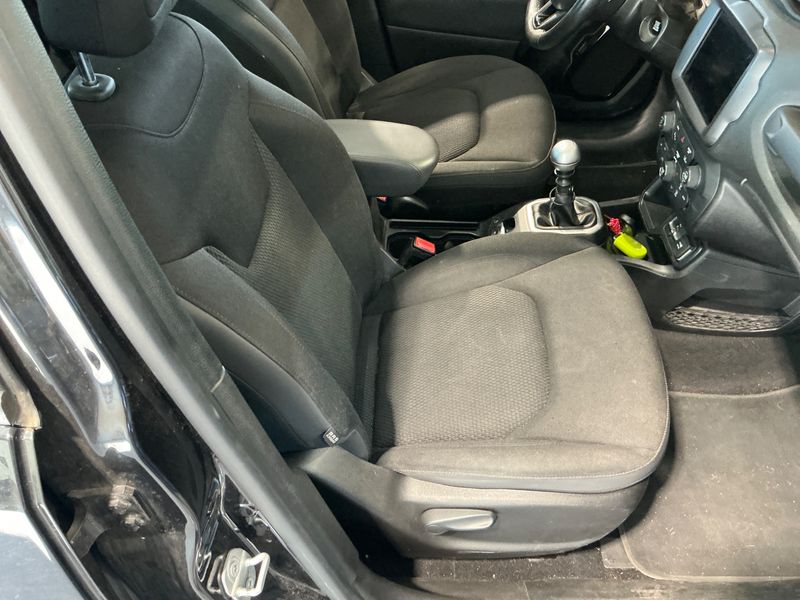 Jeep Renegade 1.0 TGDi Longitude 4x2 2019 – снимка 22