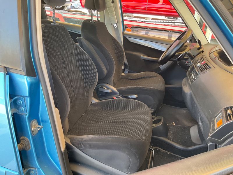 Citroen C4 Picasso 1.6 HDi SX 2007 – снимка 3