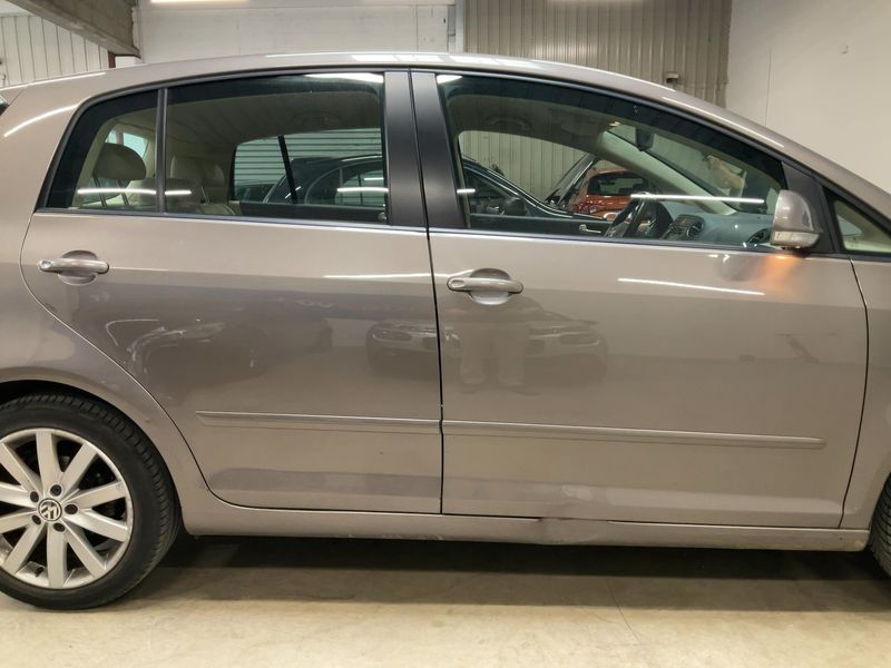Volkswagen Golf VI Plus 2.0 TDI Highline 2010 – снимка 7