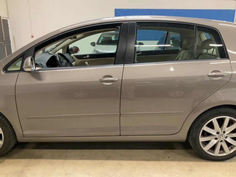 Volkswagen Golf VI Plus 2.0 TDI Highline 2010 – снимка 4