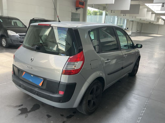 Renault Scenic 1.6 Expression Confort 2005 – снимка 2