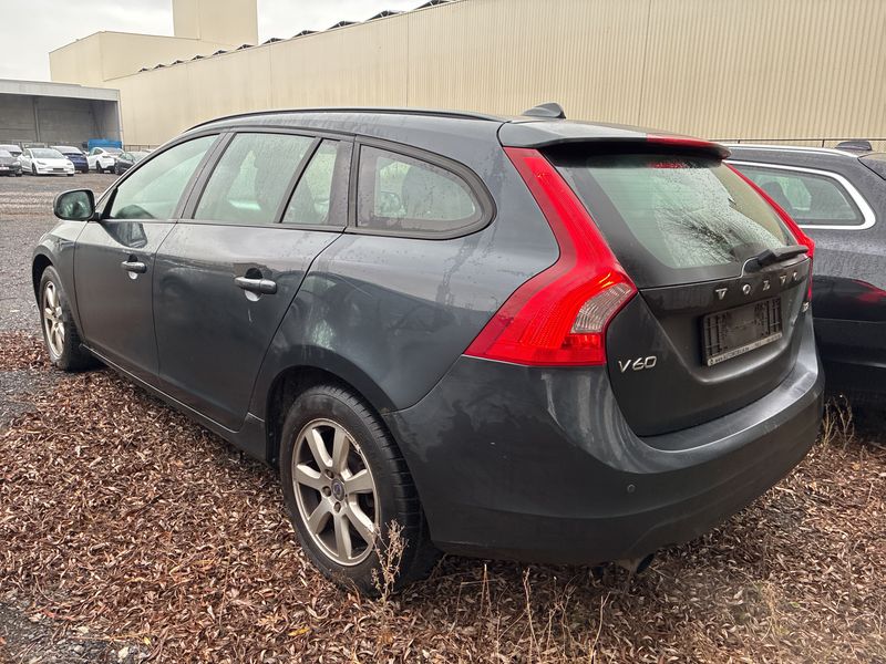 Volvo V60 1.6 D Kinetic 2013 – снимка 3
