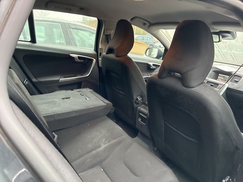 Volvo V60 1.6 D Kinetic 2013 – снимка 13