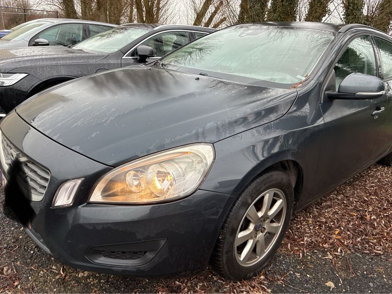 Volvo V60 1.6 D Kinetic 2013 – снимка 2