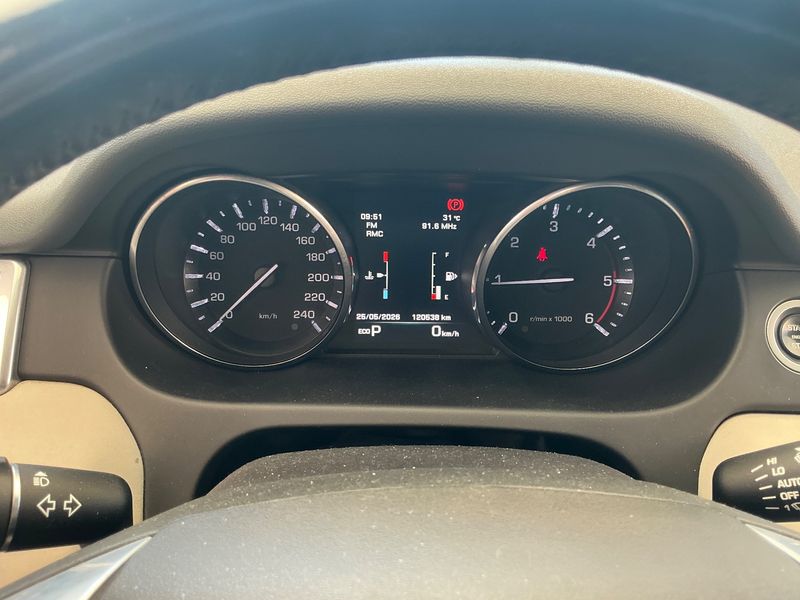 Land Rover Discovery Sport 2.0 Td4 SE AWD 2016 – снимка 18