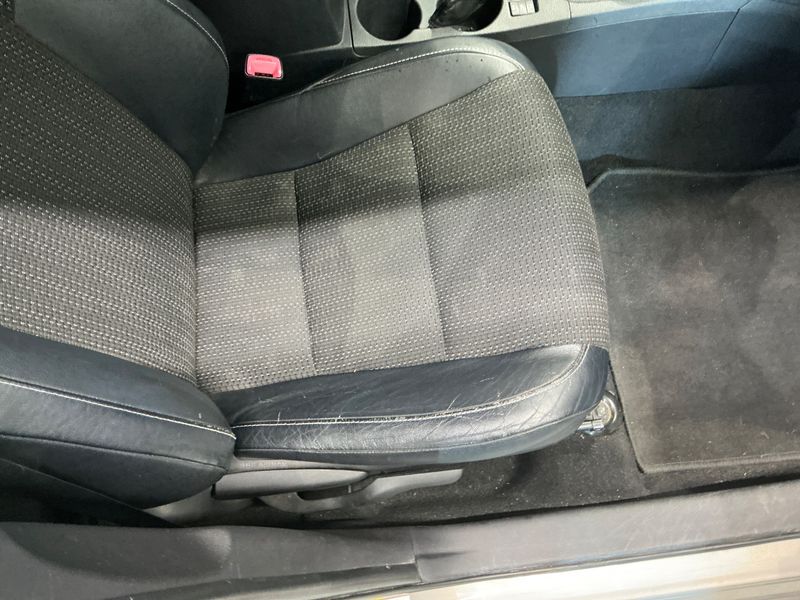 Toyota Auris 1.8 Hybrid Executive 2013 – снимка 38