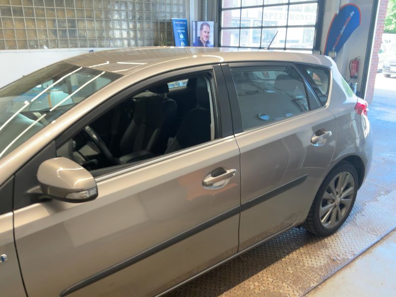 Toyota Auris 1.8 Hybrid Executive 2013 – снимка 4