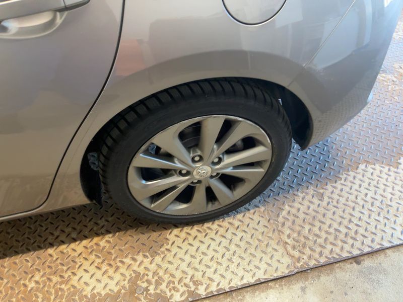 Toyota Auris 1.8 Hybrid Executive 2013 – снимка 5