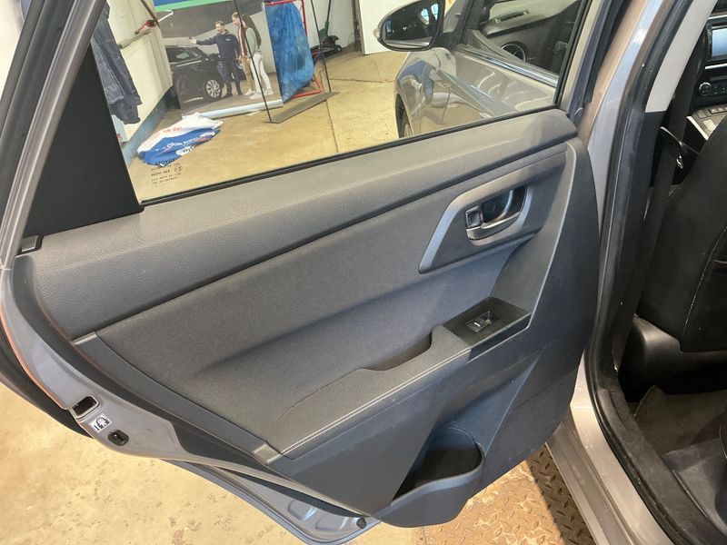 Toyota Auris 1.8 Hybrid Executive 2013 – снимка 34