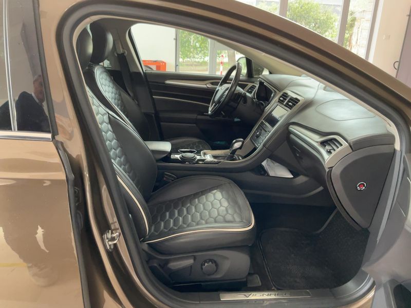 Ford Mondeo 2.0 TDCi Vignale 2017 – снимка 16