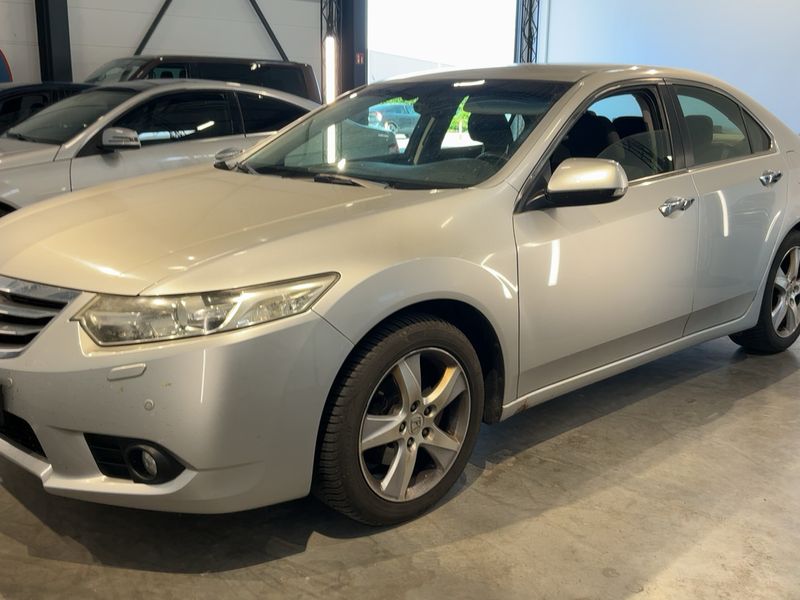Honda Accord 2.0 Executive 2012 – снимка 1