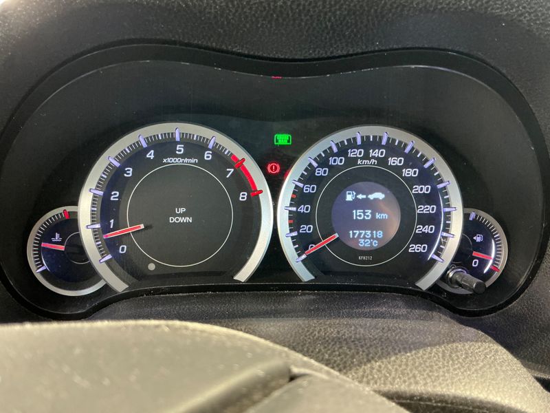 Honda Accord 2.0 Executive 2012 – снимка 18