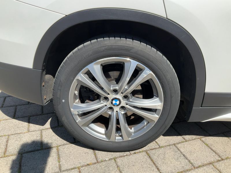 BMW X1 xDrive 20i Sport Line 2016 – снимка 9