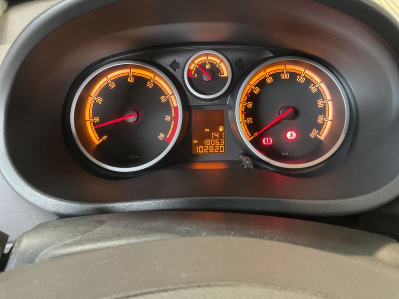 Opel Corsa 1.2 Satellite 2011 – снимка 4